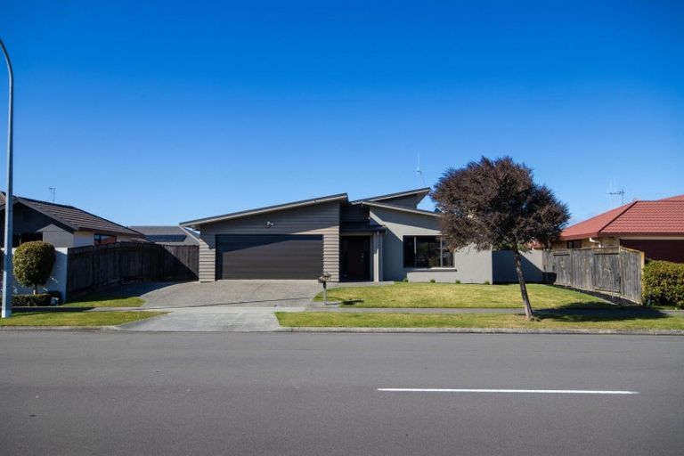 Photo of property in 24 Brooklyn Heights Drive, Kelvin Grove, Palmerston North, 4414