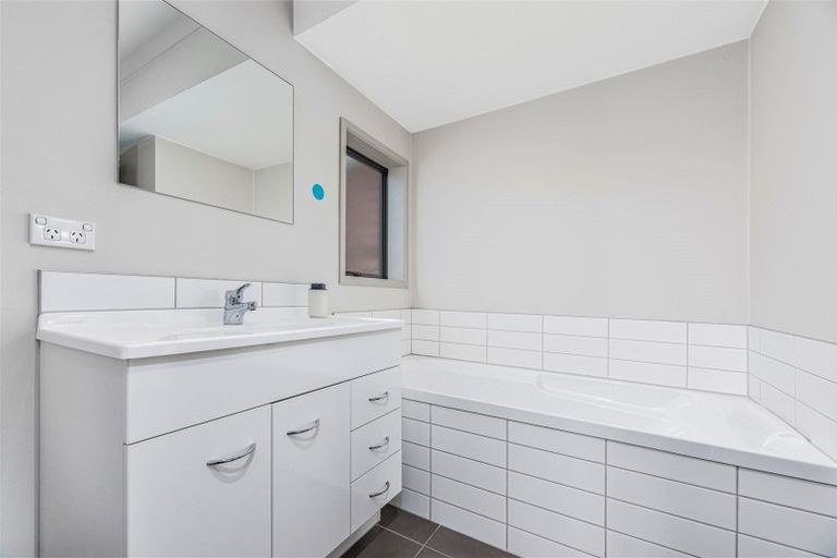 Photo of property in St Claire Village, 20/172 Mcleod Road, Te Atatu South, Auckland, 0610