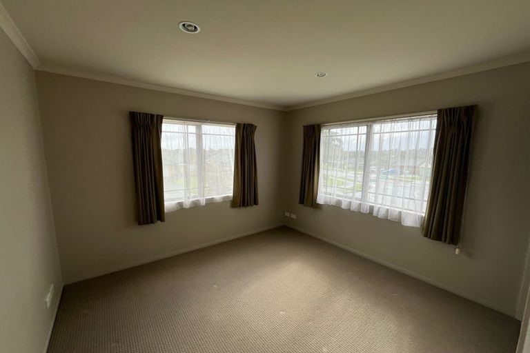 Photo of property in 66 Blackwood Drive, Wattle Downs, Auckland, 2103