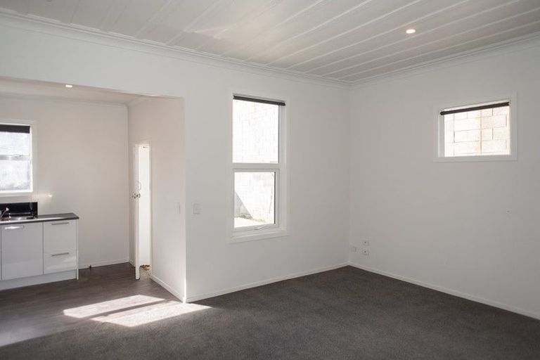 Photo of property in 33 Reid Road, South Dunedin, Dunedin, 9012