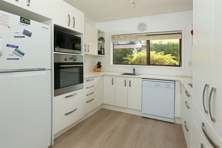 Photo of property in 104 Rathgar Road, Henderson, Auckland, 0610