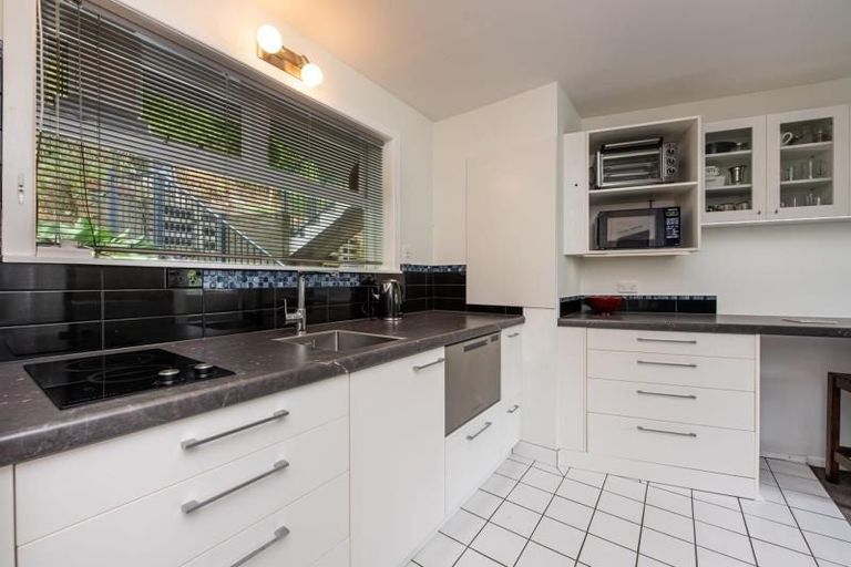 Photo of property in Parkland Flats, 10/51u Adams Terrace, Kelburn, Wellington, 6021