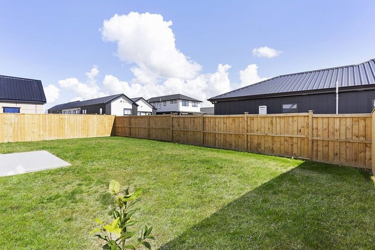 Photo of property in 10 Arahi Road, Clevedon, 2582