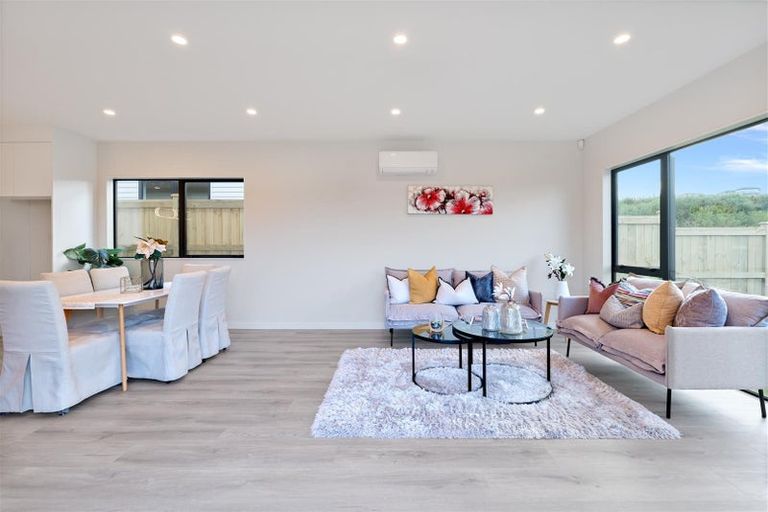 Photo of property in 38 Whakairo Crescent, Gulf Harbour, 0930