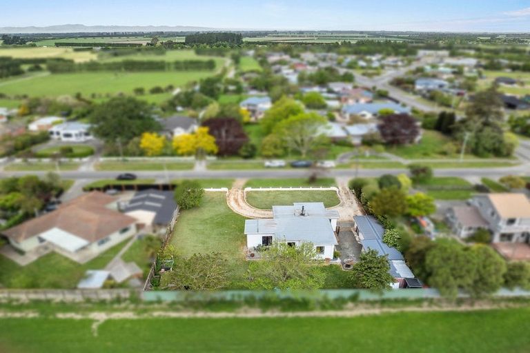 Photo of property in 3 Highfield Avenue, Dunsandel, 7682