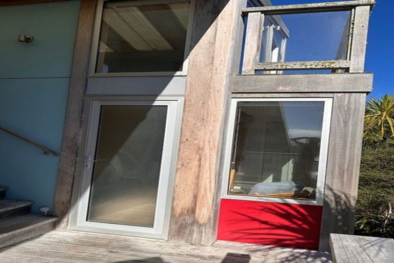 Photo of property in 1 Karepa Street, Brooklyn, Wellington, 6021