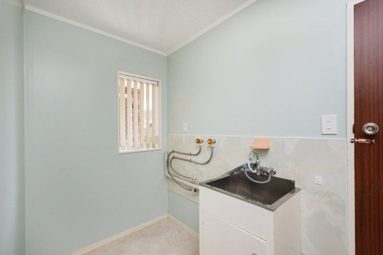 Photo of property in 12a Cecil Place, Cloverlea, Palmerston North, 4412