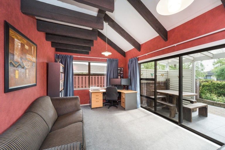 Photo of property in 16 Akaroa Avenue, Awapuni, Palmerston North, 4412