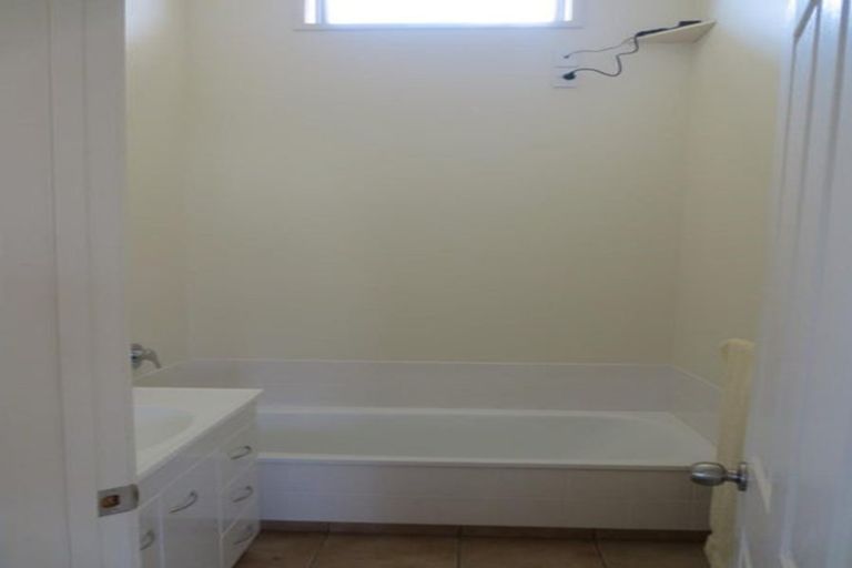 Photo of property in 24 Trimble Place, Bell Block, New Plymouth, 4312