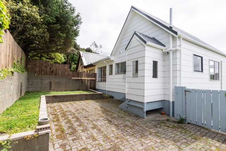 Photo of property in 104a Allington Road, Karori, Wellington, 6012
