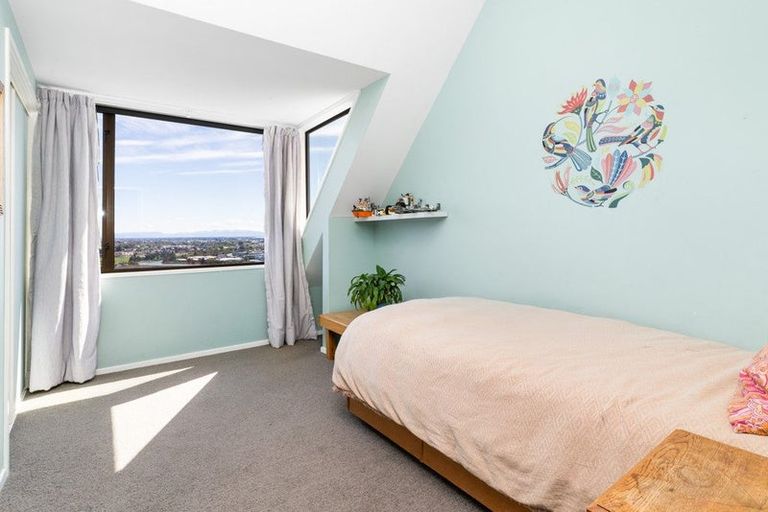 Photo of property in 3 Roland Lane, Mount Pleasant, Christchurch, 8081