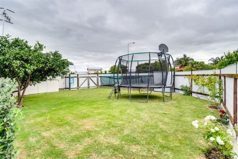 Photo of property in 1 Fife Crescent, Tamatea, Napier, 4112