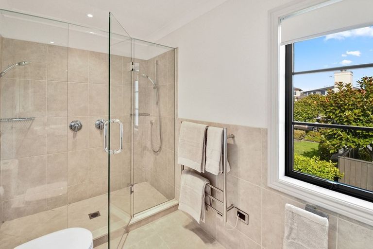 Photo of property in 3 Corsica Way, Karaka, Papakura, 2113