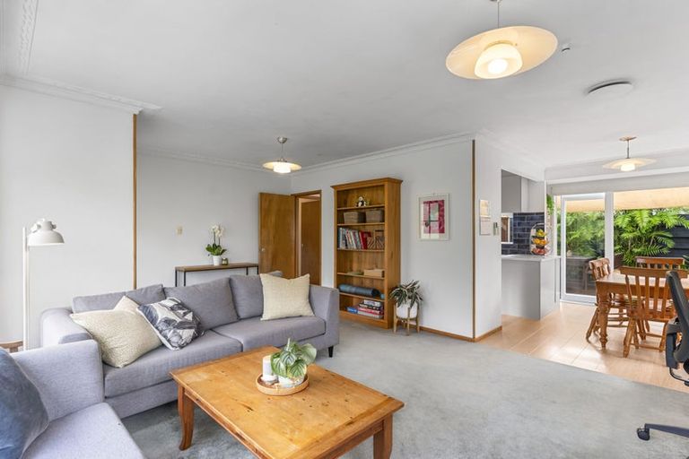 Photo of property in 3 Macnay Way, Murrays Bay, Auckland, 0630