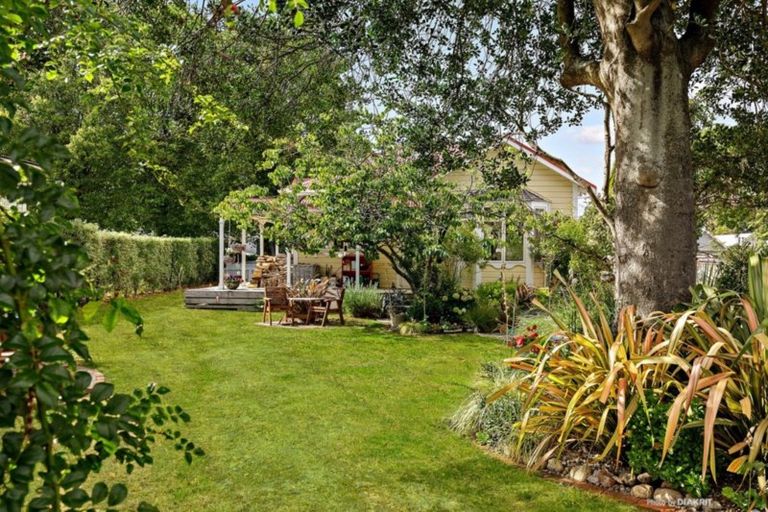 Photo of property in 208 Main Street, Greytown, 5712