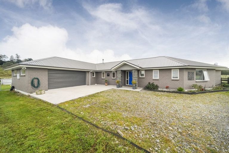 Photo of property in 97 Pohangina Road, Ashhurst, Palmerston North, 4470
