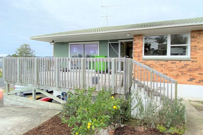 Photo of property in 30 Megan Avenue, Pakuranga Heights, Auckland, 2010