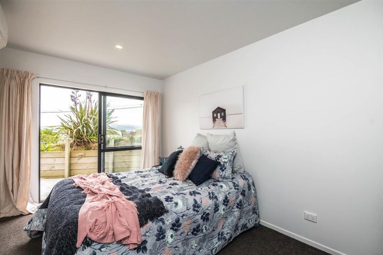 Photo of property in 106b Glanmire Road, Newlands, Wellington, 6037