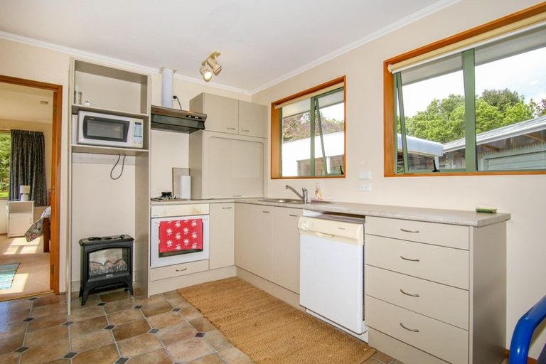 Photo of property in 37 Kew Road, Westport, 7825