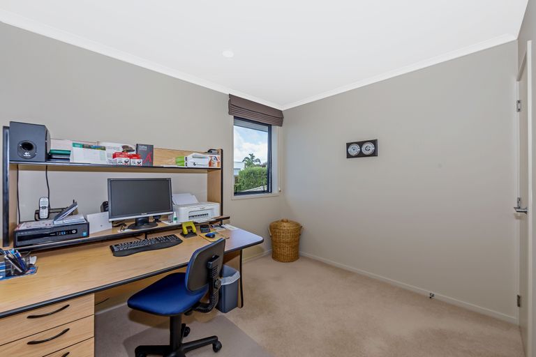 Photo of property in 66 Grovenor Drive, Orewa, 0931