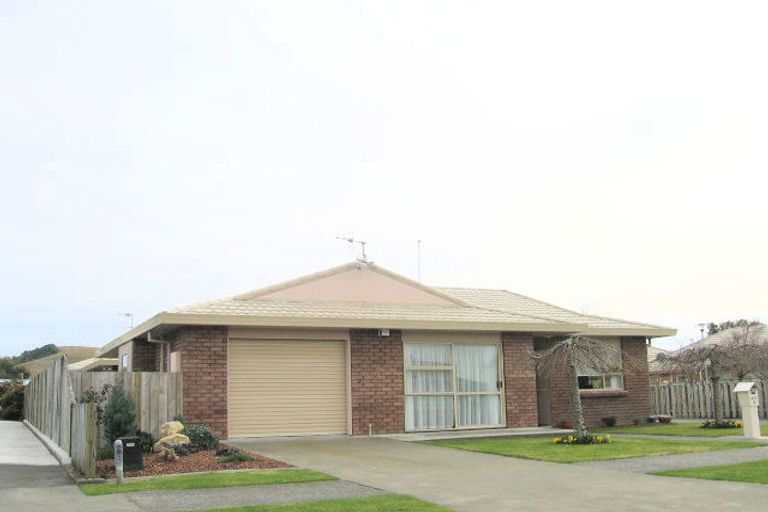 Photo of property in 1/427 Gloucester Street, Taradale, Napier, 4112