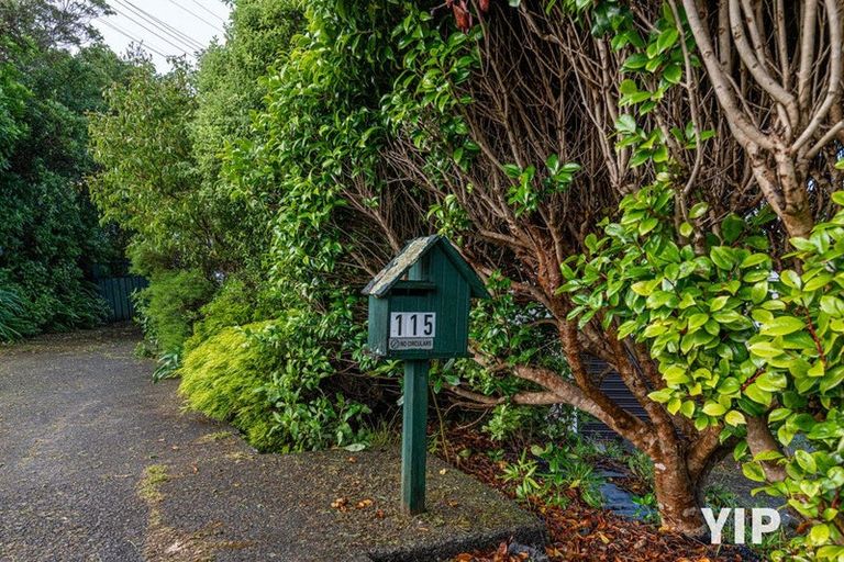 Photo of property in 115 Ruskin Road, Newlands, Wellington, 6037