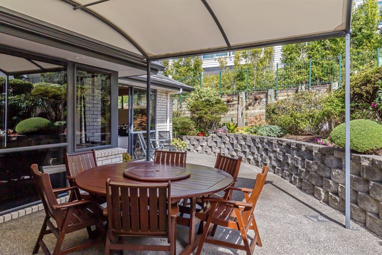 Photo of property in 66 Grovenor Drive, Orewa, 0931