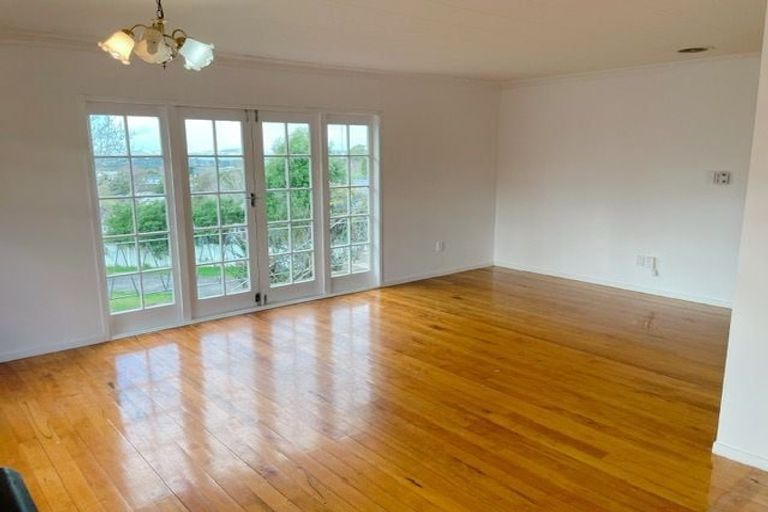 Photo of property in 15 Keegan Drive, Massey, Auckland, 0614