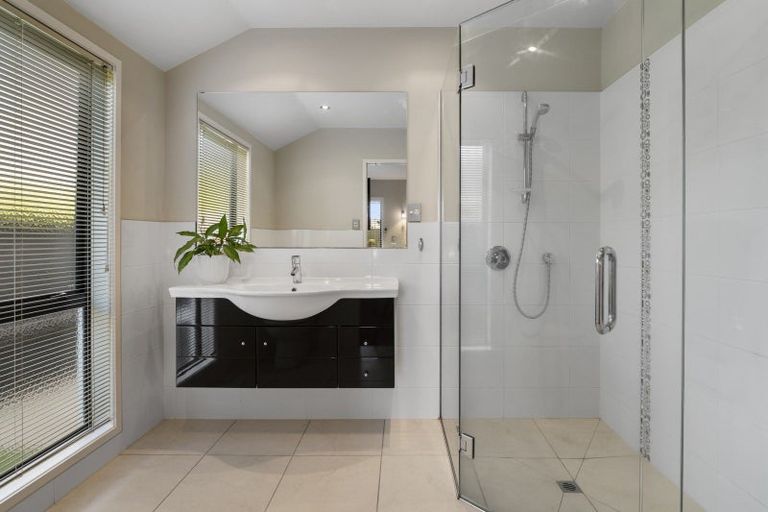 Photo of property in 39 Inverness Drive, Pyes Pa, Tauranga, 3112
