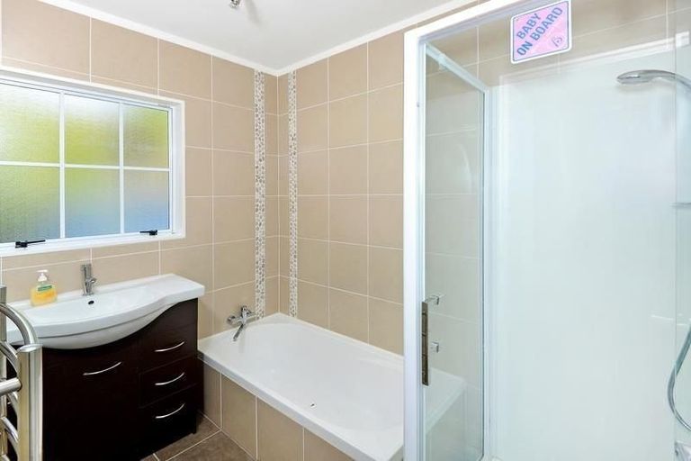 Photo of property in 2/39 Glenvar Road, Torbay, Auckland, 0630