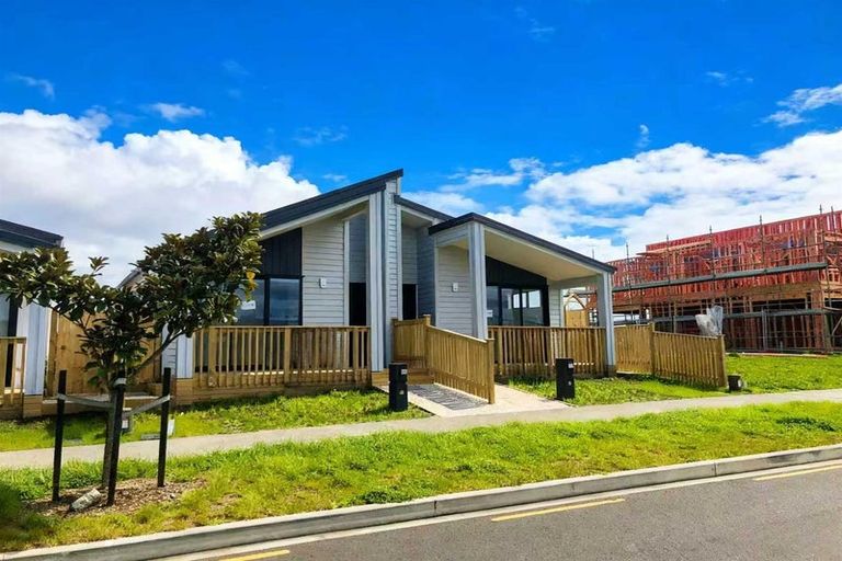 Photo of property in 12 Kaapehu Street, Karaka, 2578