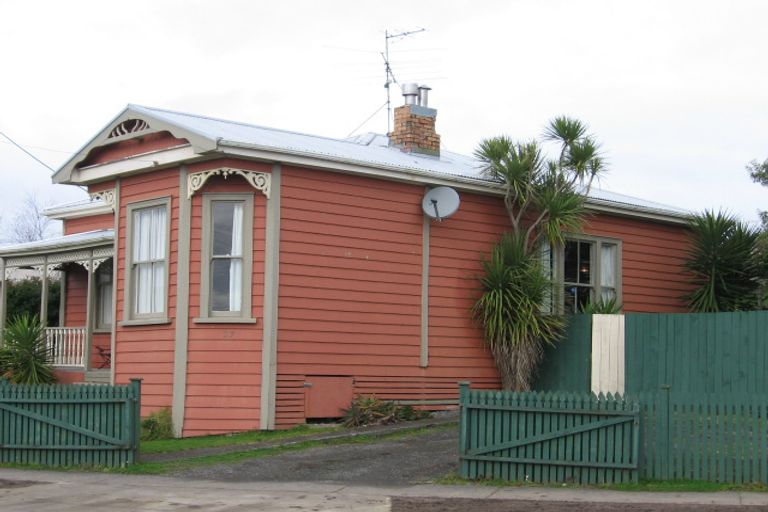 Photo of property in 27 Awaroa Road, Helensville, 0800