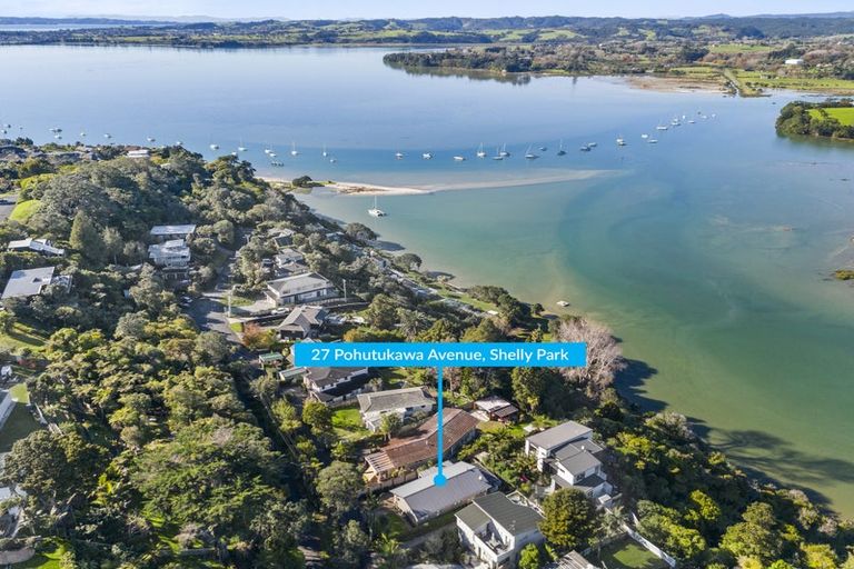 Photo of property in 27 Pohutukawa Avenue, Shelly Park, Auckland, 2014