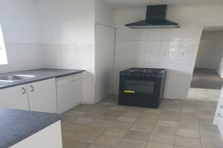 Photo of property in 110 Gloucester Road, Manurewa, Auckland, 2102