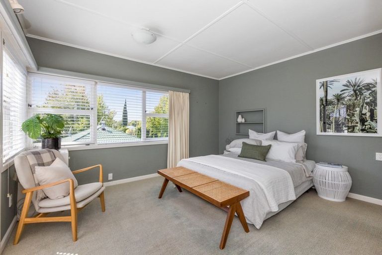 Photo of property in 16 Simla Avenue, Havelock North, 4130