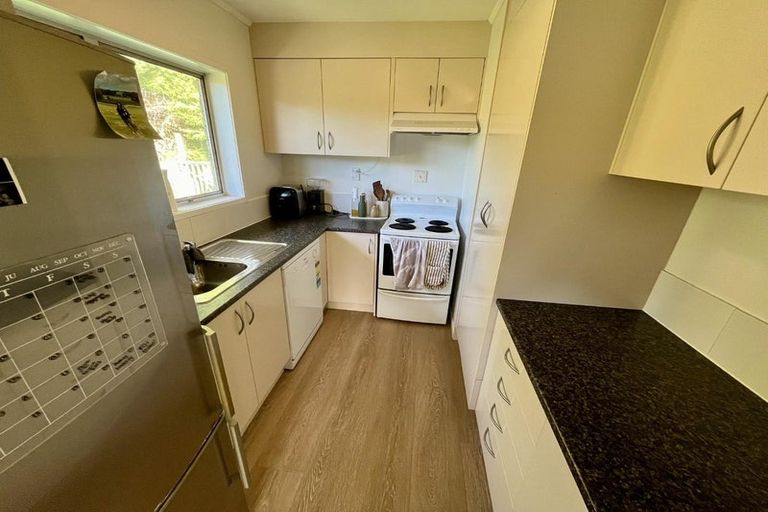 Photo of property in 2/12 Lydia Avenue, Northcote, Auckland, 0627