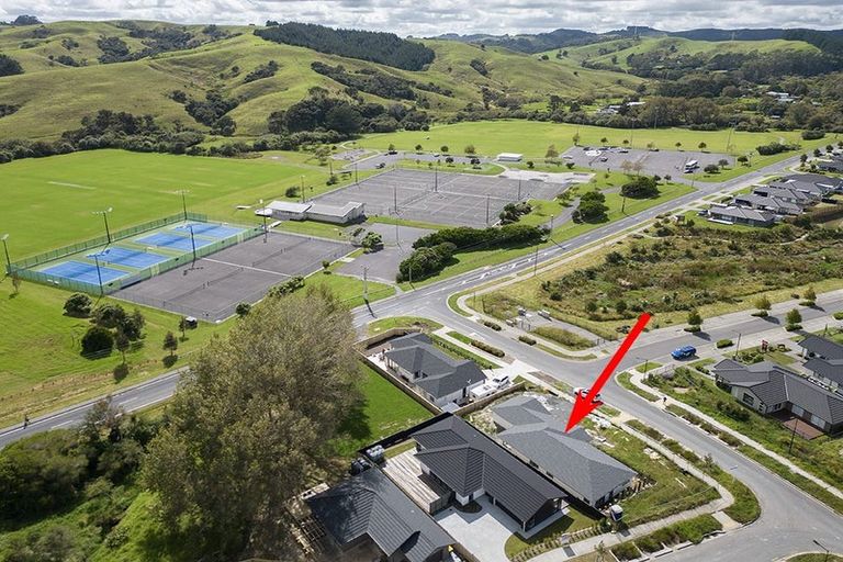 Photo of property in 1 Kanono Way, Helensville, 0800