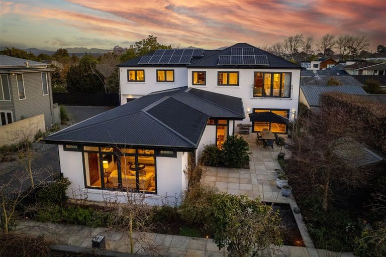 Photo of property in 62a Holly Road, St Albans, Christchurch, 8014