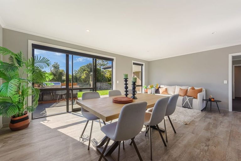 Photo of property in 10 Les Wakefield Road, Mapua, 7005