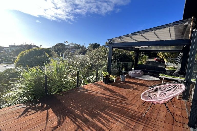 Photo of property in 2 Pohutukawa Avenue, Red Beach, 0932