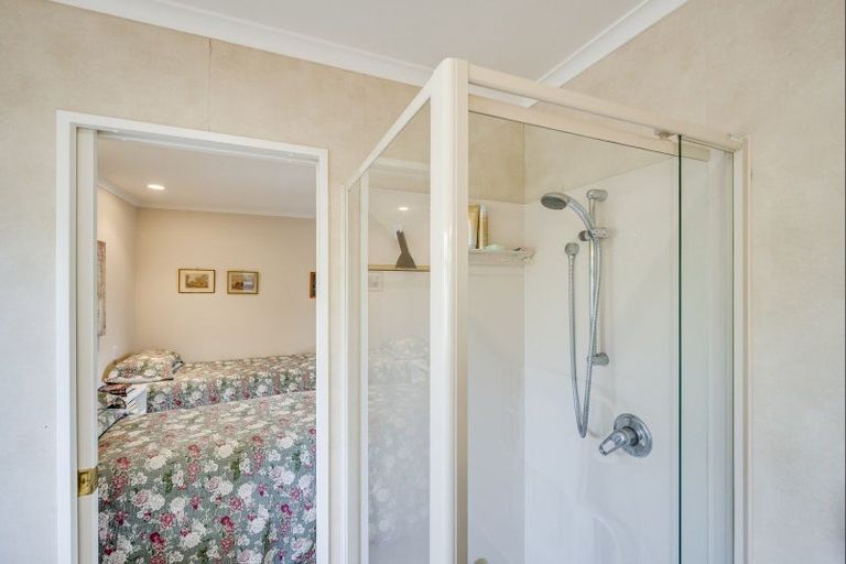 Photo of property in 10 Claridge Place, Taradale, Napier, 4112