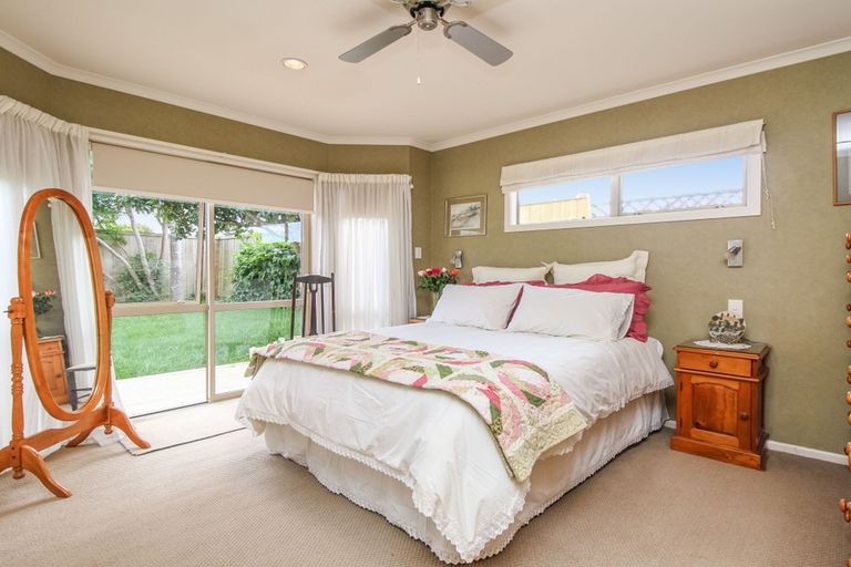 Photo of property in 91 Taikata Road, Te Atatu Peninsula, Auckland, 0610