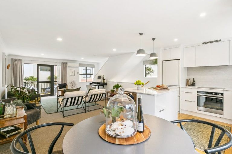 Photo of property in 83c Hill Street, Thorndon, Wellington, 6011