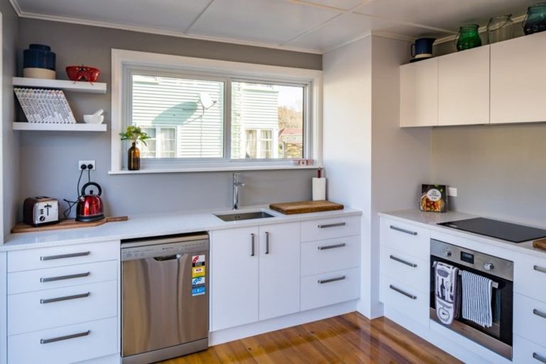 Photo of property in 209b Waddington Drive, Naenae, Lower Hutt, 5011