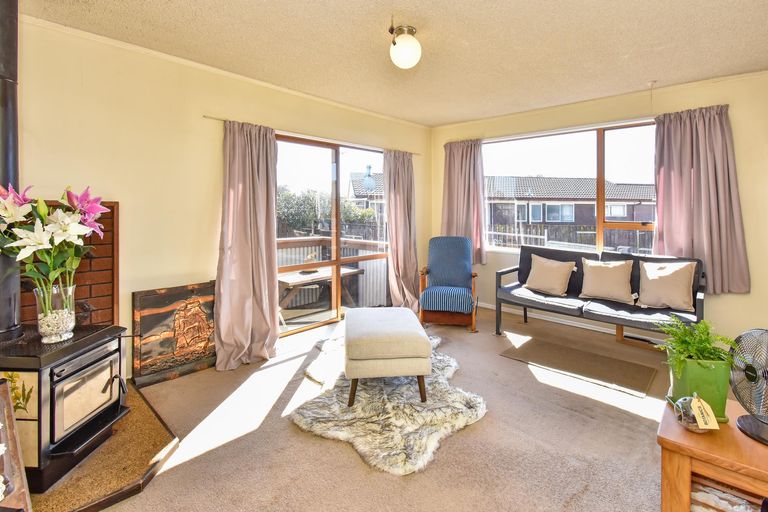 Photo of property in 55 Catkin Crescent, Papatoetoe, Auckland, 2025