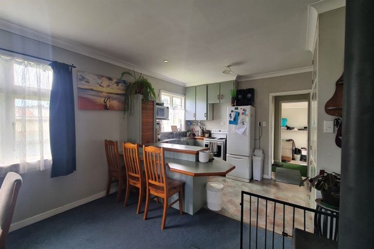 Photo of property in 10 Tennyson Street, Opunake, 4616