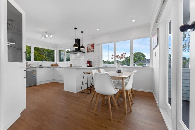 Photo of property in 10 Mildmay Road, Henderson, Auckland, 0610