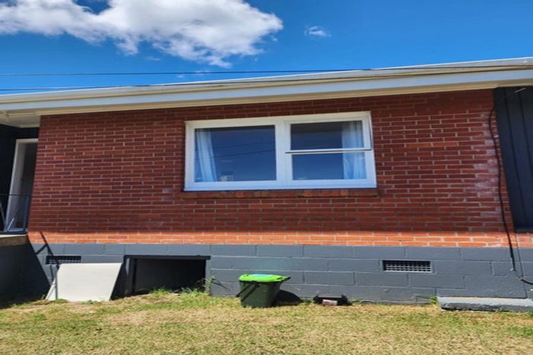 Photo of property in 79 Royal View Road, Te Atatu South, Auckland, 0610