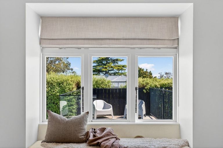 Photo of property in 9 Cobden Crescent, Bluff Hill, Napier, 4110