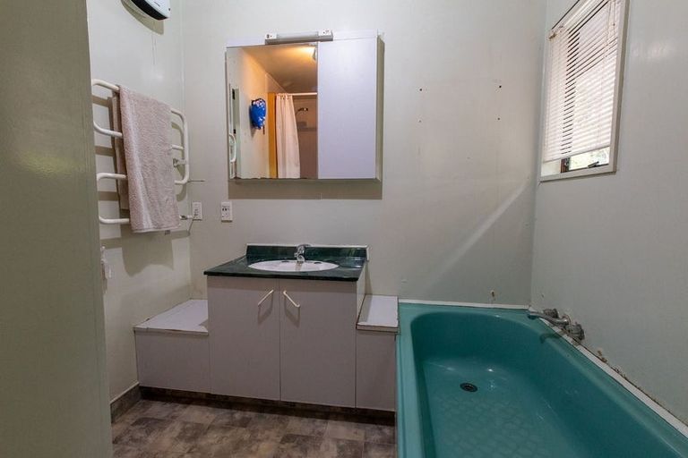 Photo of property in 266 Konini Road, Titirangi, Auckland, 0604